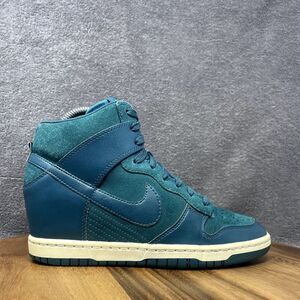 Nike Women's Hidden Wedge in Teal, Navy and Cream
